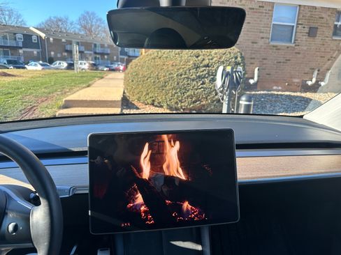 Used 2023 Tesla Model Y Long Range image 6