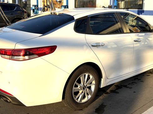 Used 2016 Kia Optima LX w/ LX Convenience Package image 5