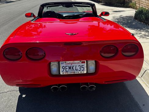 Used 2002 Chevrolet Corvette Convertible w/ Preferred Equipment Group2 RWD image 16