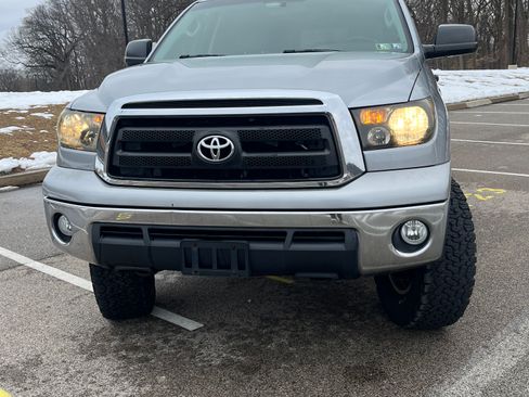 Used 2011 Toyota Tundra 4x4 CrewMax w/ TRD Off-Road Pkg image 9