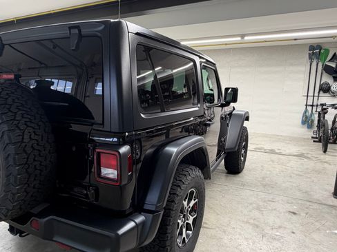 Used 2021 Jeep Wrangler Rubicon w/ Cold Weather Group image 9