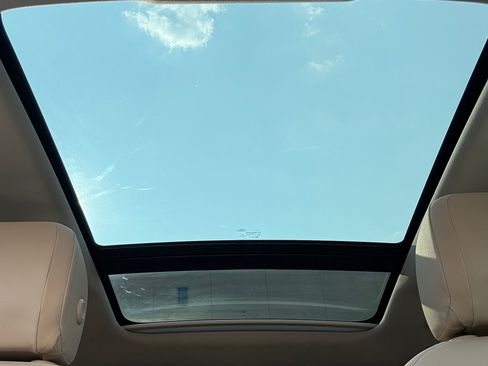 Used 2018 Jaguar F-PACE Premium image 9