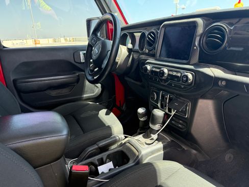 Used 2021 Jeep Wrangler Unlimited Sport AWD/4WD image 11