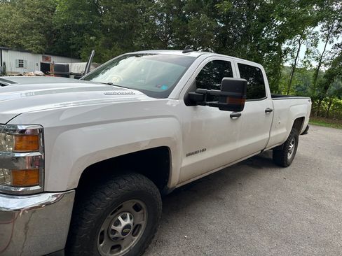 Used 2018 Chevrolet Silverado 2500 W/T w/ WT Fleet Convenience Package image 4