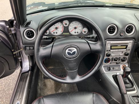 Used 2004 MAZDA MX-5 Miata MAZDASPEED w/ Grand Touring Pkg RWD image 12