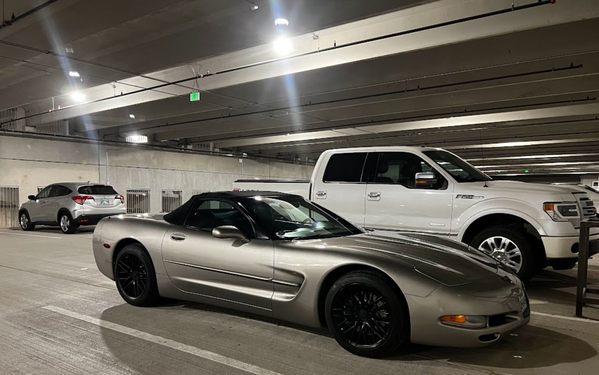 Used 2001 Chevrolet Corvette Convertible w/ Preferred Equipment Group2 RWD image 2
