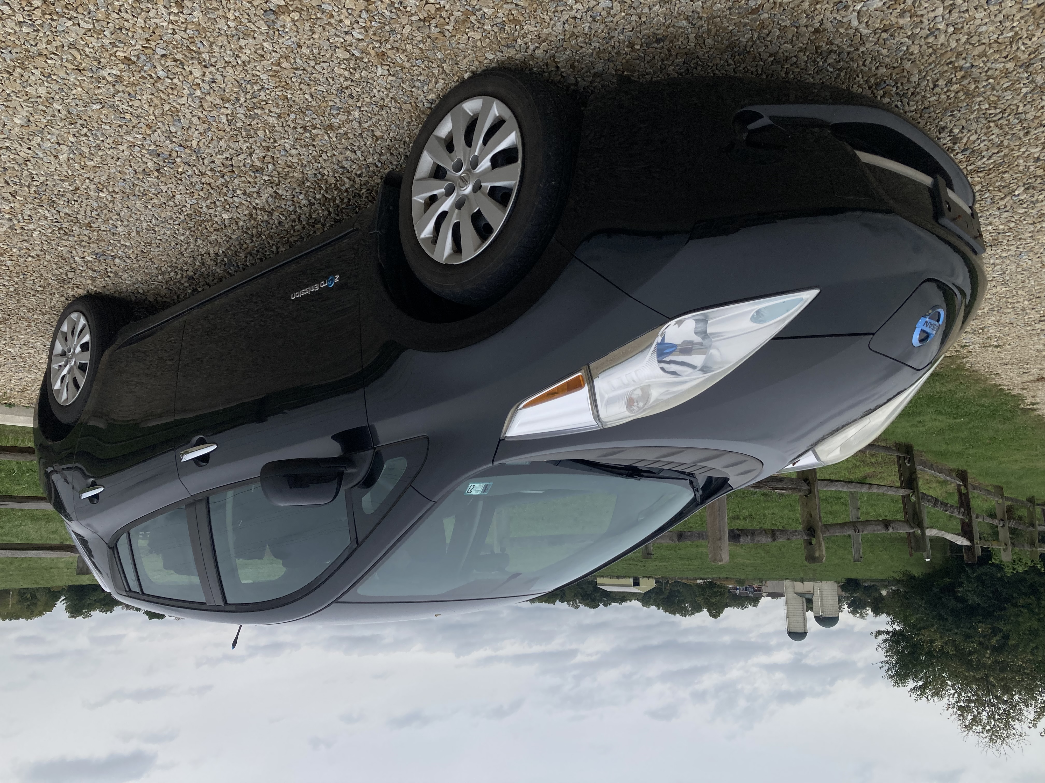 Used 2014 Nissan Leaf S w/ Charge Package FWD image 1