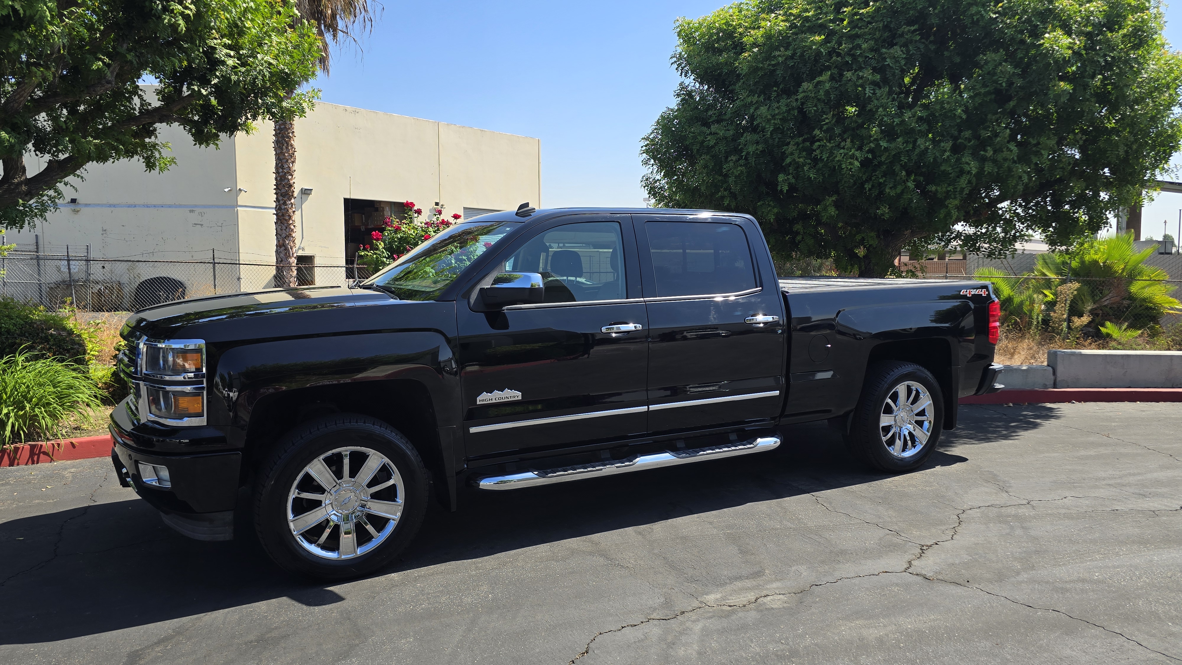 Used 2014 Chevrolet Silverado 1500 High Country w/ High Country Premium Package AWD/4WD image 15