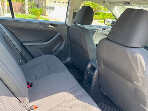 Used 2014 Volkswagen Jetta S image 16