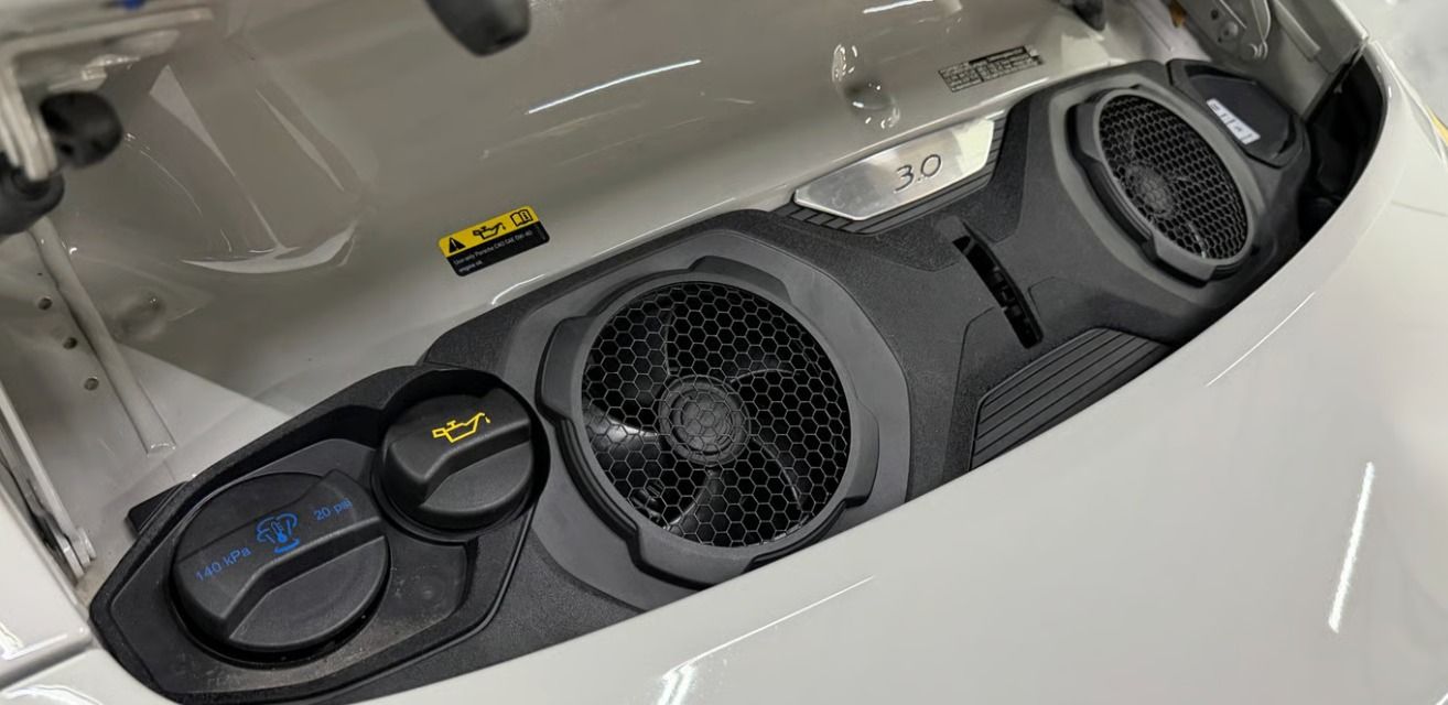 Used 2023 Porsche 911 Carrera RWD image 6