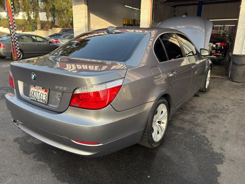 Used 2010 BMW 528i Sedan image 12