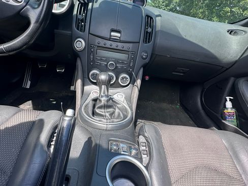 Used 2012 Nissan 370Z Touring RWD image 4