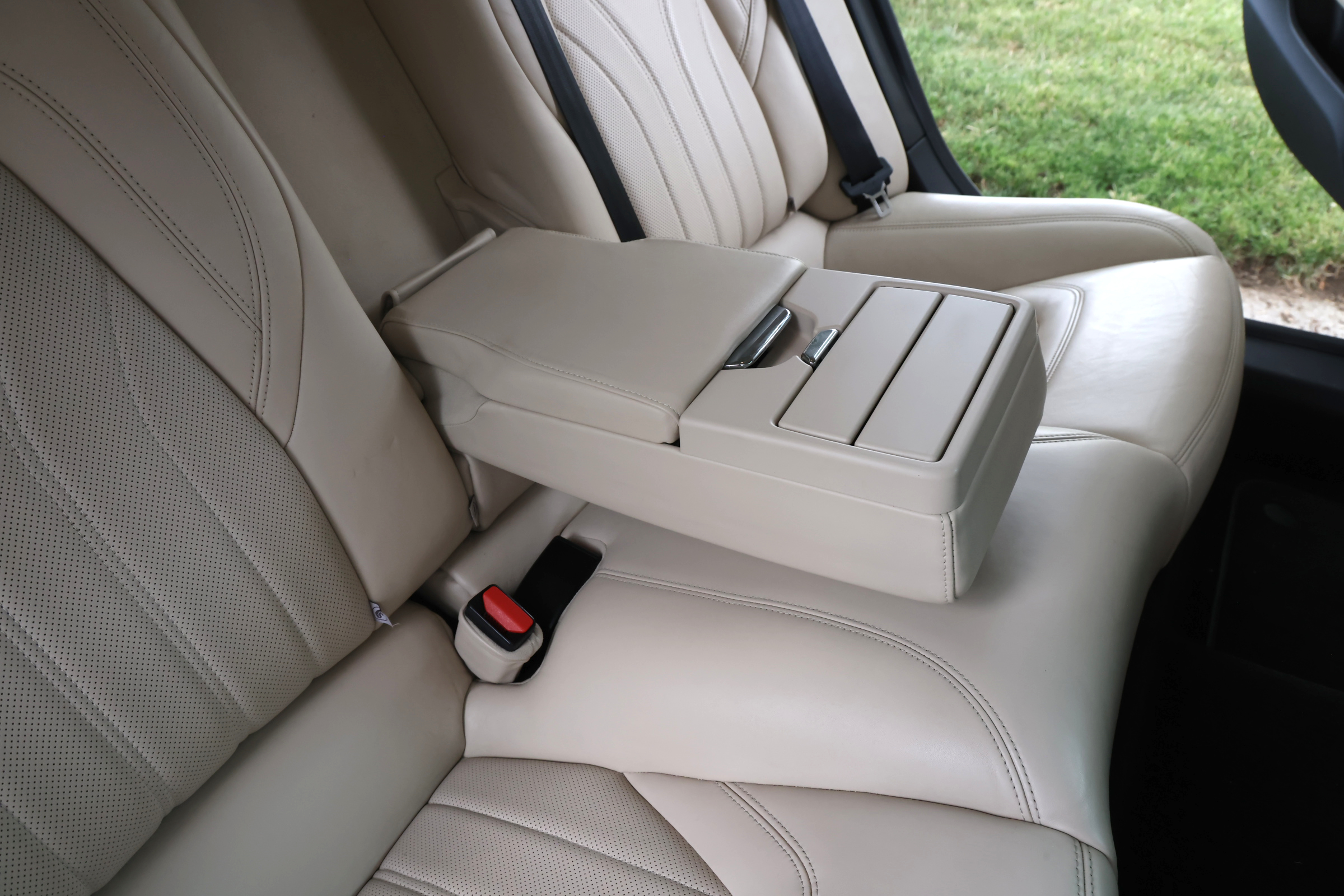 Used 2014 Maserati Quattroporte GTS RWD image 18