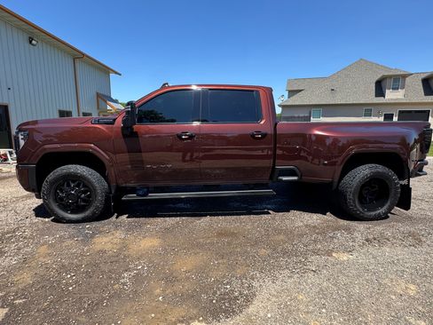 Used 2024 GMC Sierra 3500 Denali Ultimate AWD/4WD image 12