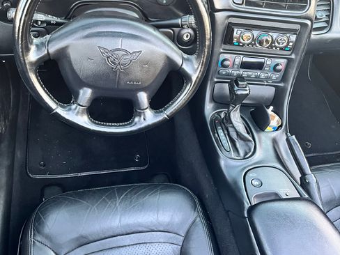 Used 2000 Chevrolet Corvette Convertible w/ Performance Handling Pkg image 20