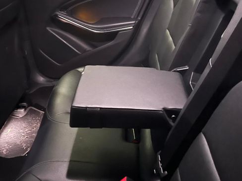 Used 2018 Mercedes-Benz GLA 250 image 12