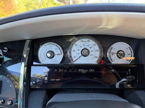 Used 2019 Rolls-Royce Wraith Coupe 2D image 12