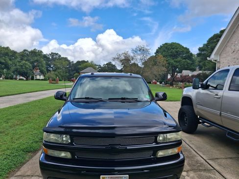 Used 2005 Chevrolet Tahoe LT w/ LT Preferred Equipment Group image 2