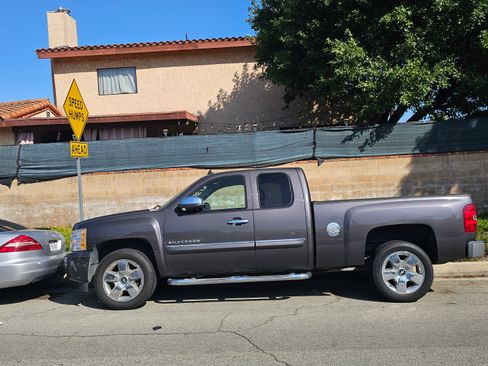 Used 2011 Chevrolet Silverado 1500 LT w/ Regional Value Package image 13