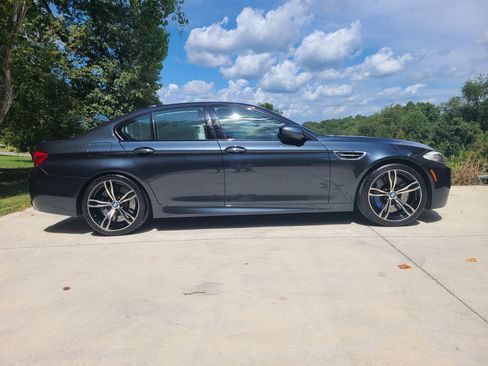 Used 2013 BMW M5 Sedan 4D image 1