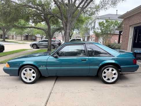 Used 1993 Ford Mustang LX image 2