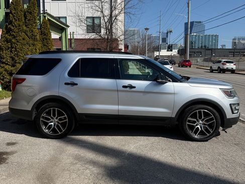 Used 2016 Ford Explorer Sport w/ Equipment Group 401A image 4