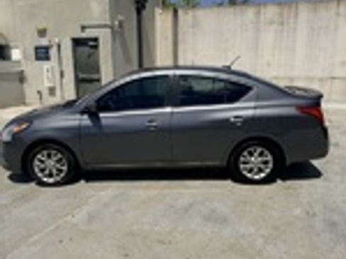 Used 2019 Nissan Versa SV w/ SV Special Edition Package FWD image 2