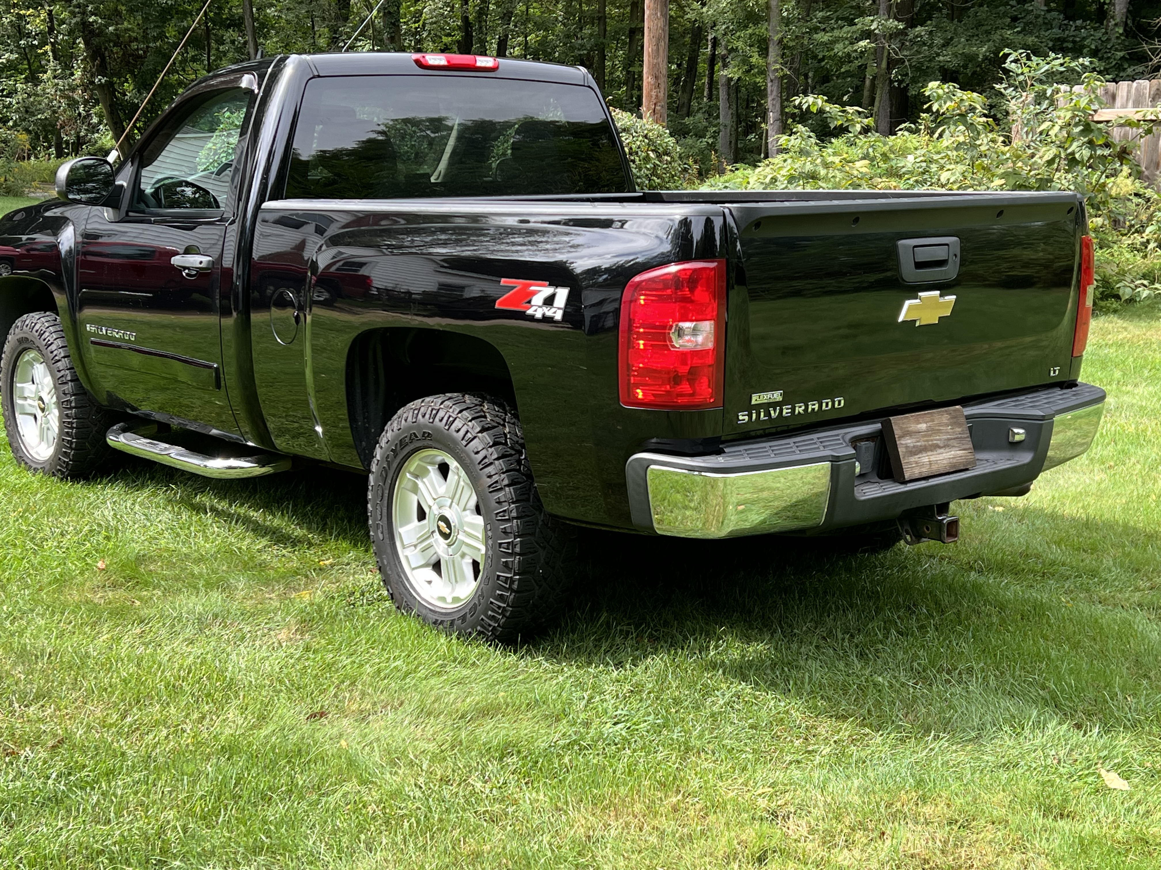 Used 2008 Chevrolet Silverado 1500 LT w/ Suspension Package, Off-Road AWD/4WD image 5