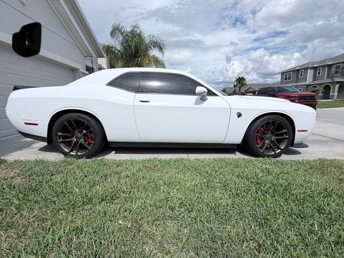 Used 2023 Dodge Challenger SRT Hellcat RWD image 2