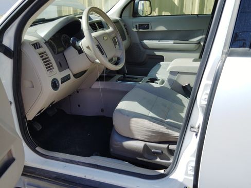Used 2012 Ford Escape XLT image 9