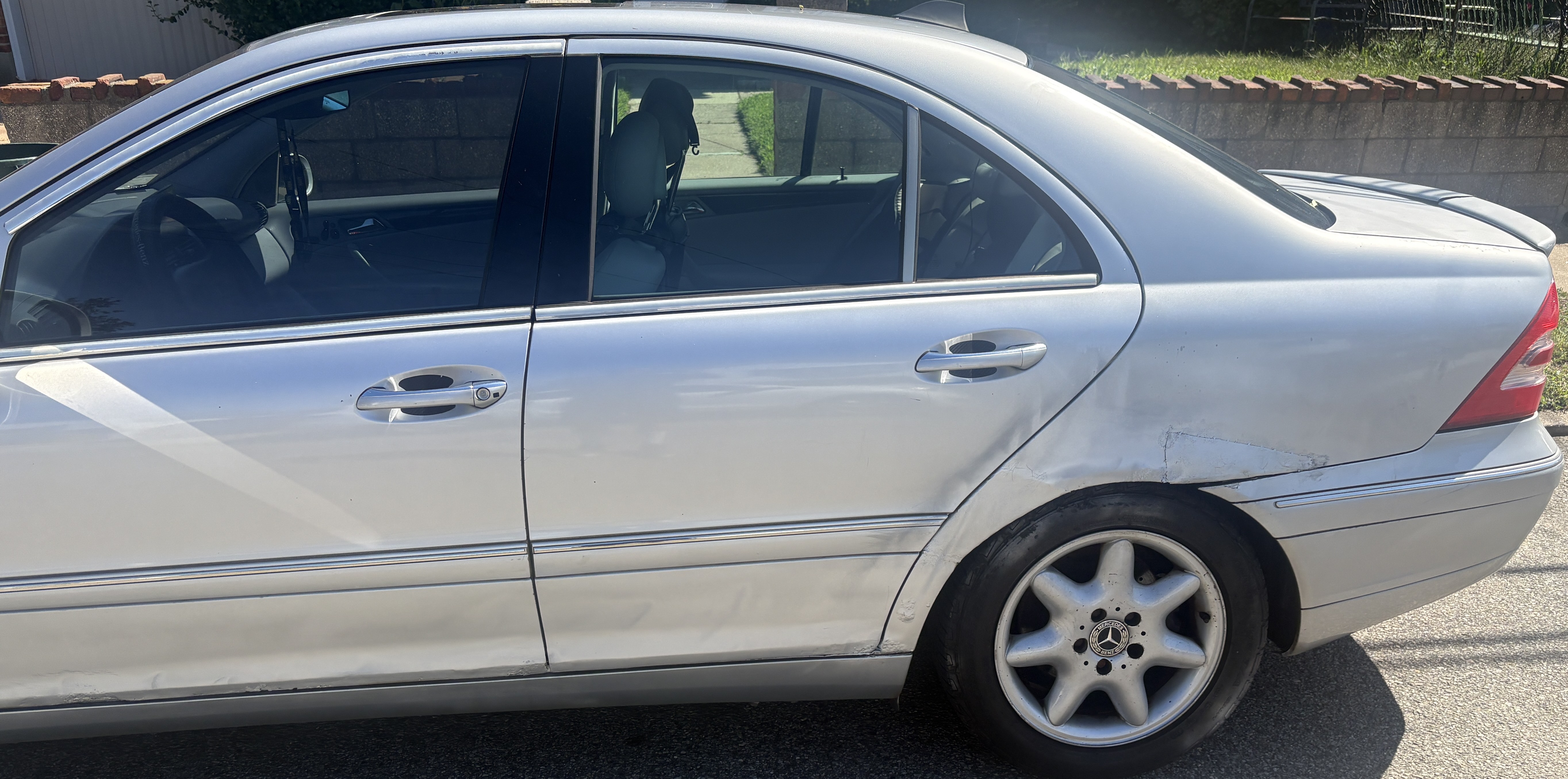 Used 2001 Mercedes-Benz C 320 Sedan image 12