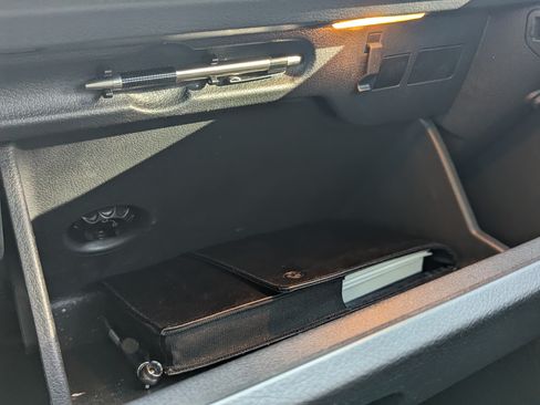 Used 2016 Volkswagen Tiguan SEL image 15