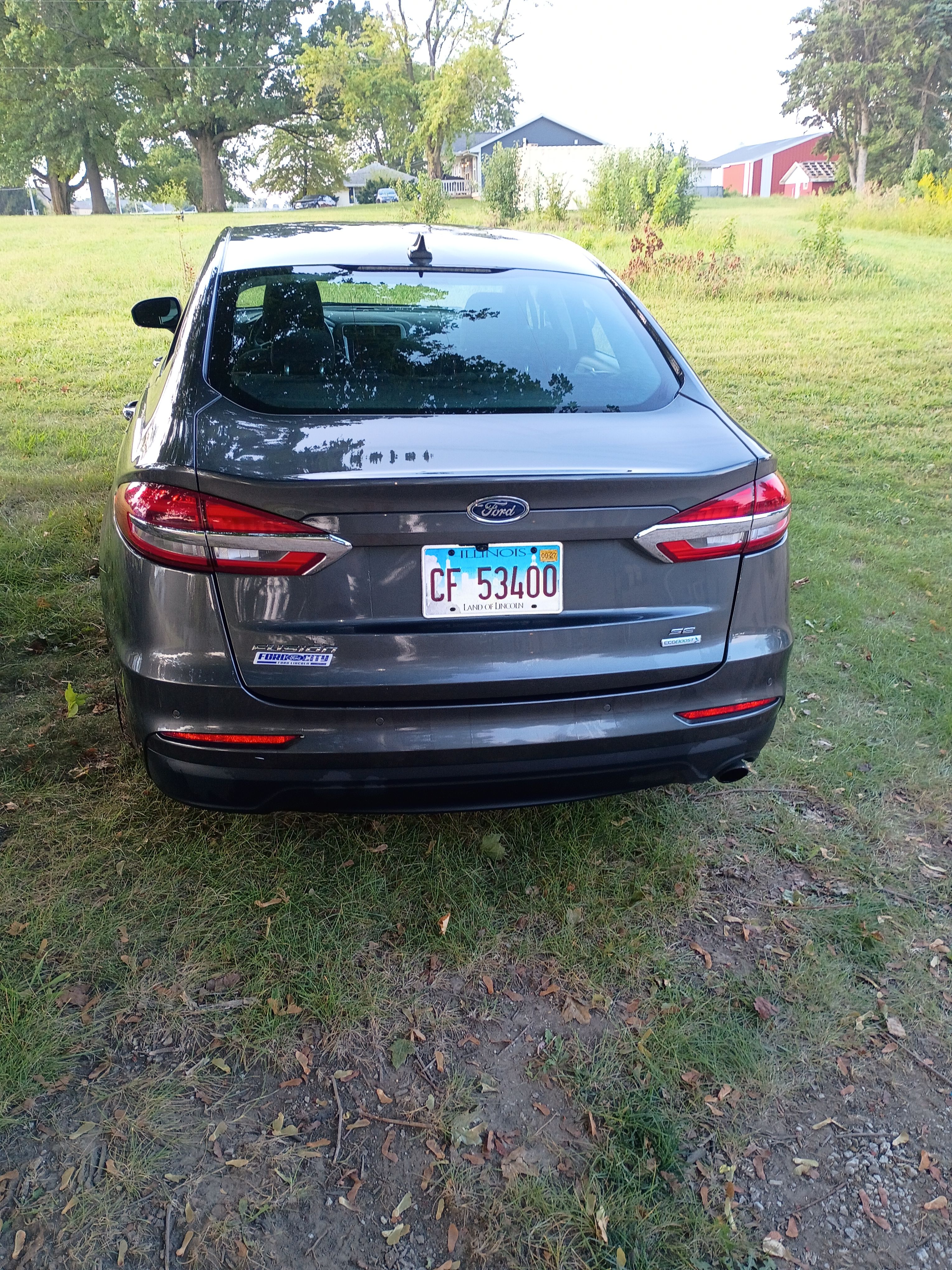 Used 2020 Ford Fusion SE FWD image 8