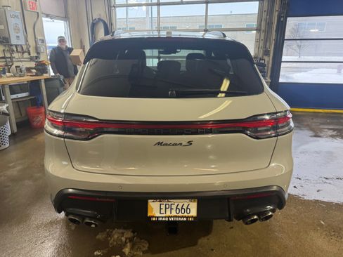 Used 2025 Porsche Macan S image 4
