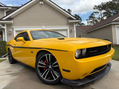 Used 2012 Dodge Challenger SRT8 Yellow Jacket w/ Premium Sound Group image 4