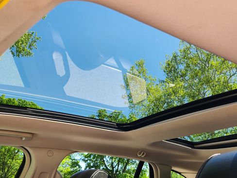 Used 2012 Lincoln MKX FWD image 26