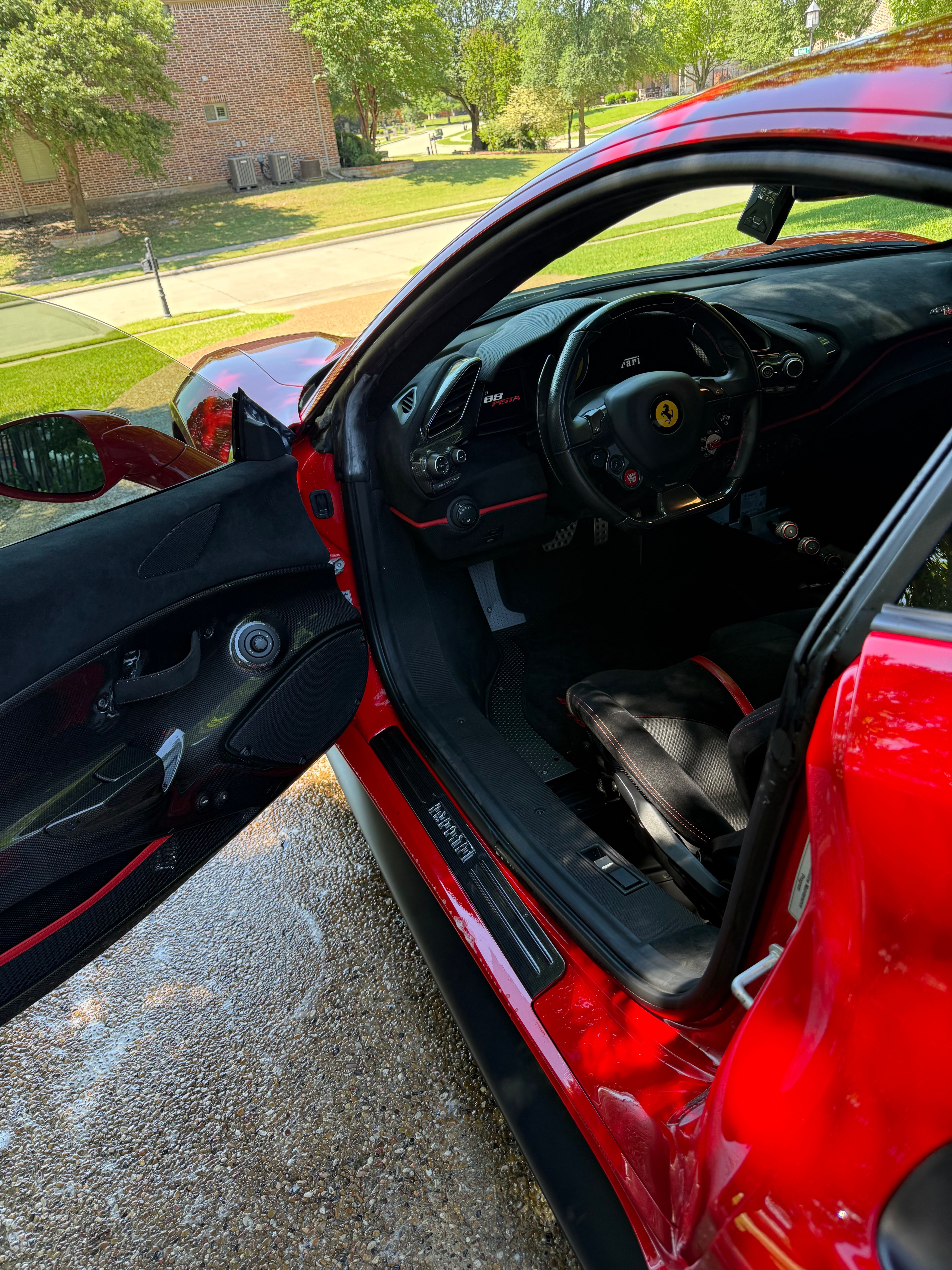 Used 2020 Ferrari 488 Pista Coupe RWD image 19