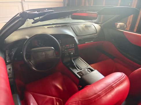Used 1996 Chevrolet Corvette Convertible RWD image 2