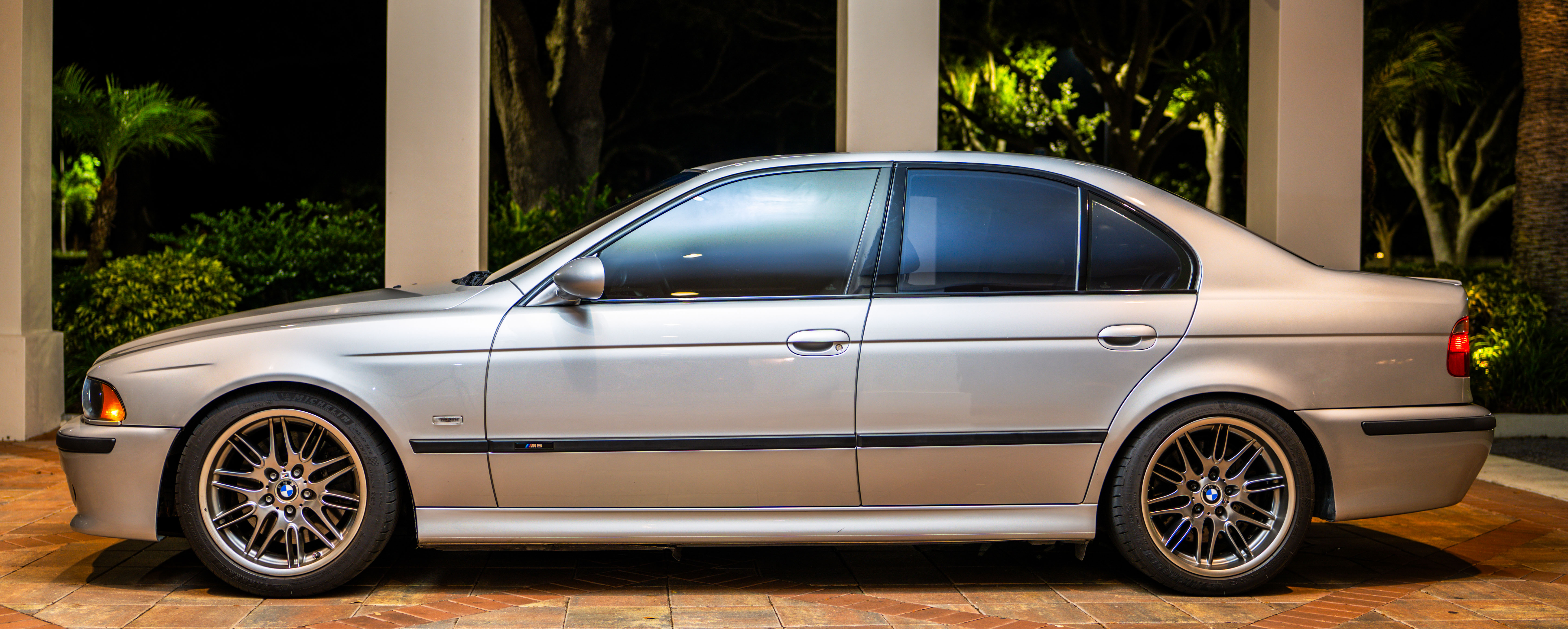 Used 2000 BMW M5 RWD image 1