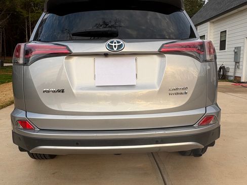 Used 2018 Toyota RAV4 Limited w/ Protection Package image 10