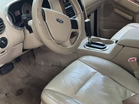 Used 2006 Ford Explorer Eddie Bauer AWD/4WD image 6
