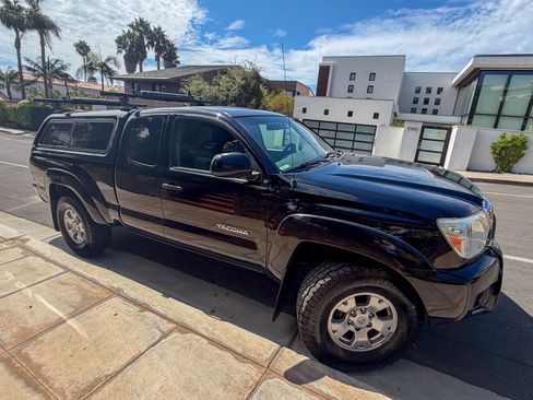 Used 2015 Toyota Tacoma 4x4 Access Cab w/ SR5 Package image 2