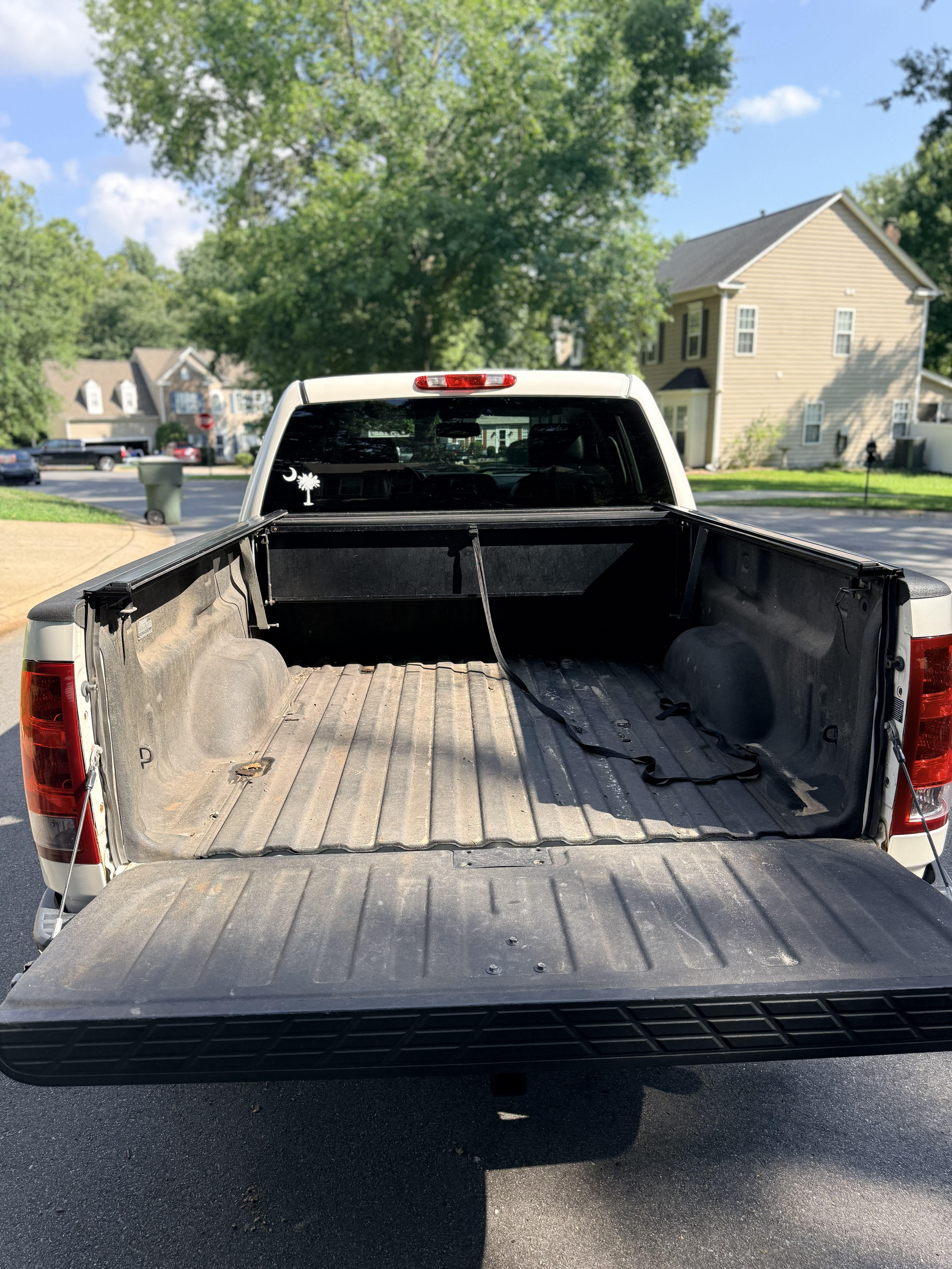 Used 2011 GMC Sierra 1500 SLE w/ Power Tech Package AWD/4WD image 9