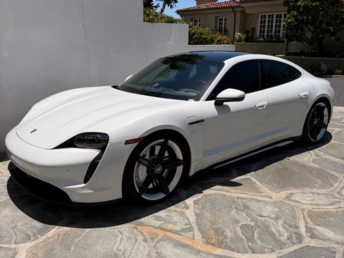 Used 2020 Porsche Taycan 4S AWD/4WD image 2