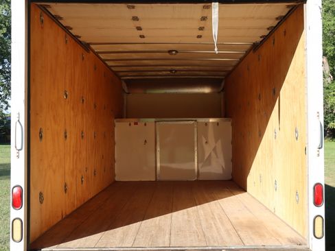Used 2013 Ford E-450 and Econoline 450 Super Duty RWD image 8