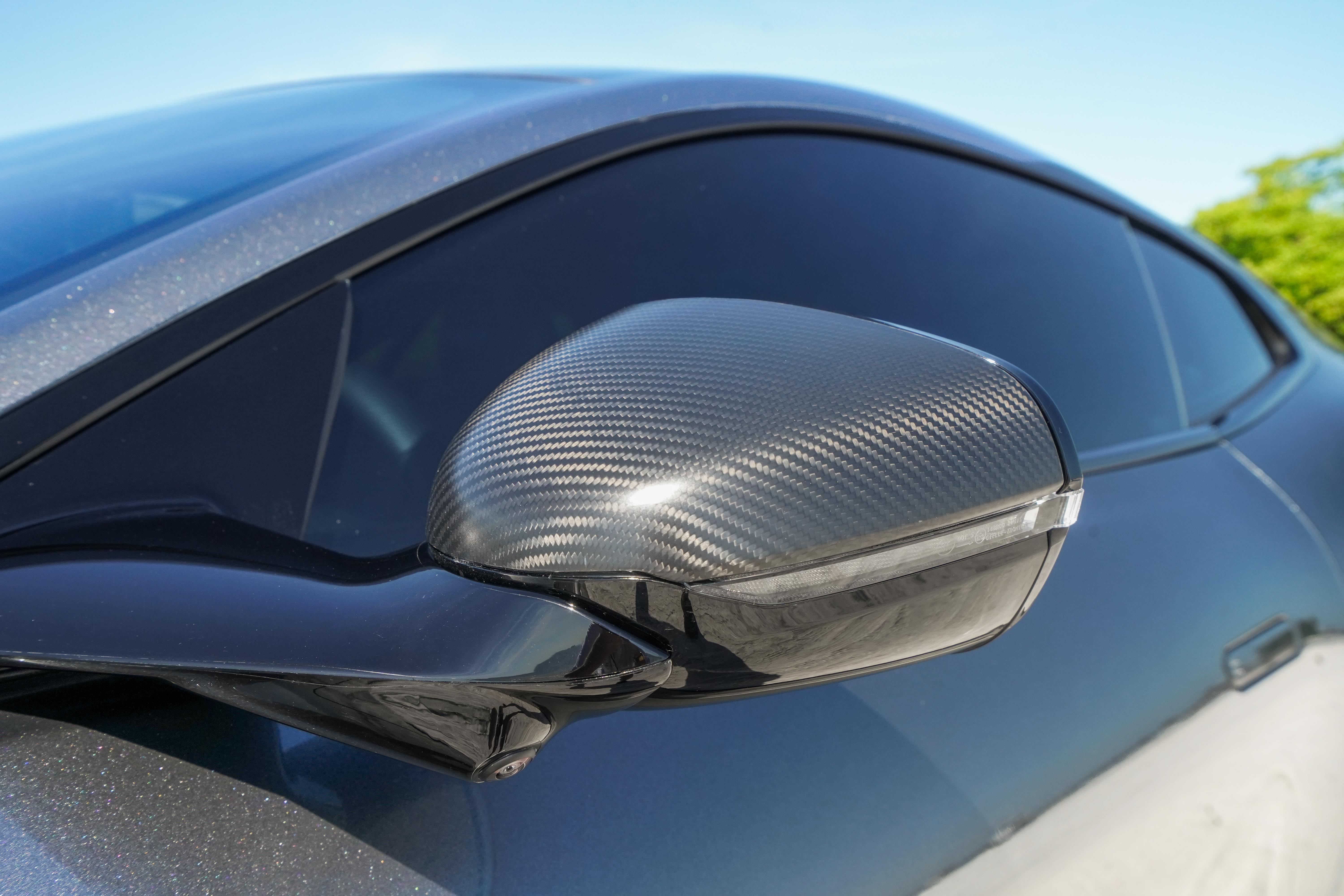 Used 2025 Aston Martin Vanquish RWD image 23
