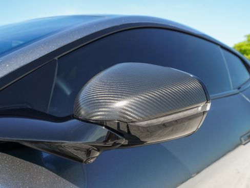 Used 2025 Aston Martin Vanquish RWD image 22