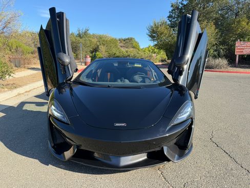 Used 2018 McLaren 570S Spider RWD image 5