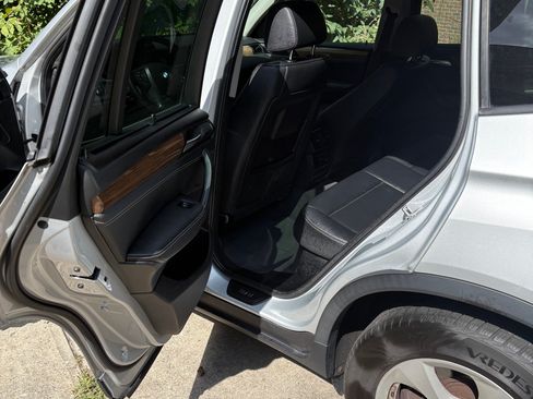 Used 2011 BMW X3 xDrive28i AWD/4WD image 6