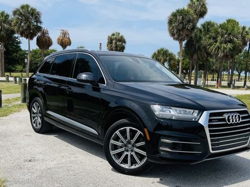 Used 2018 Audi Q7 3.0T Prestige image 2